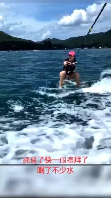 向上跳的香蕉